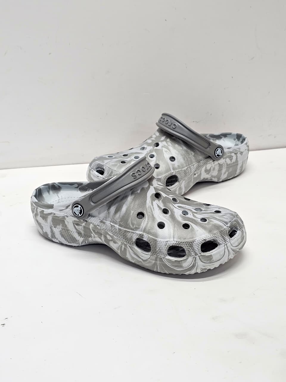 CROCS CLASSIC CLOGS